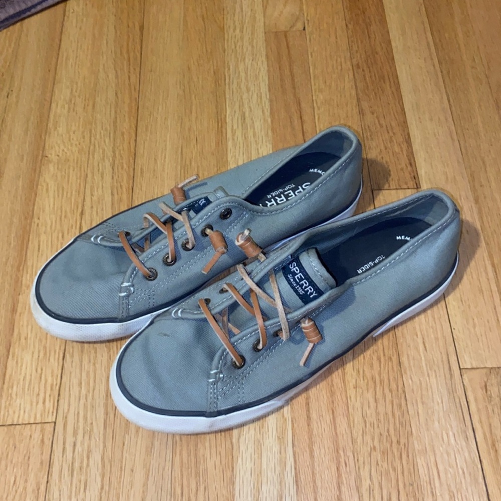 Crest vibe canvas slip on women’s 7.5